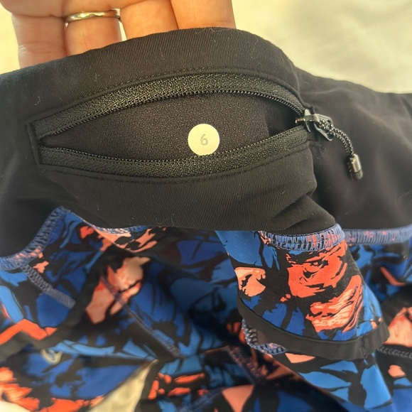 lululemon athletica Speed Short 4inch - Picture 3 of 4